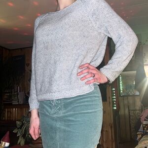 Old Navy Heather Grey Knit Sweater size Medium Made in Vietnam.